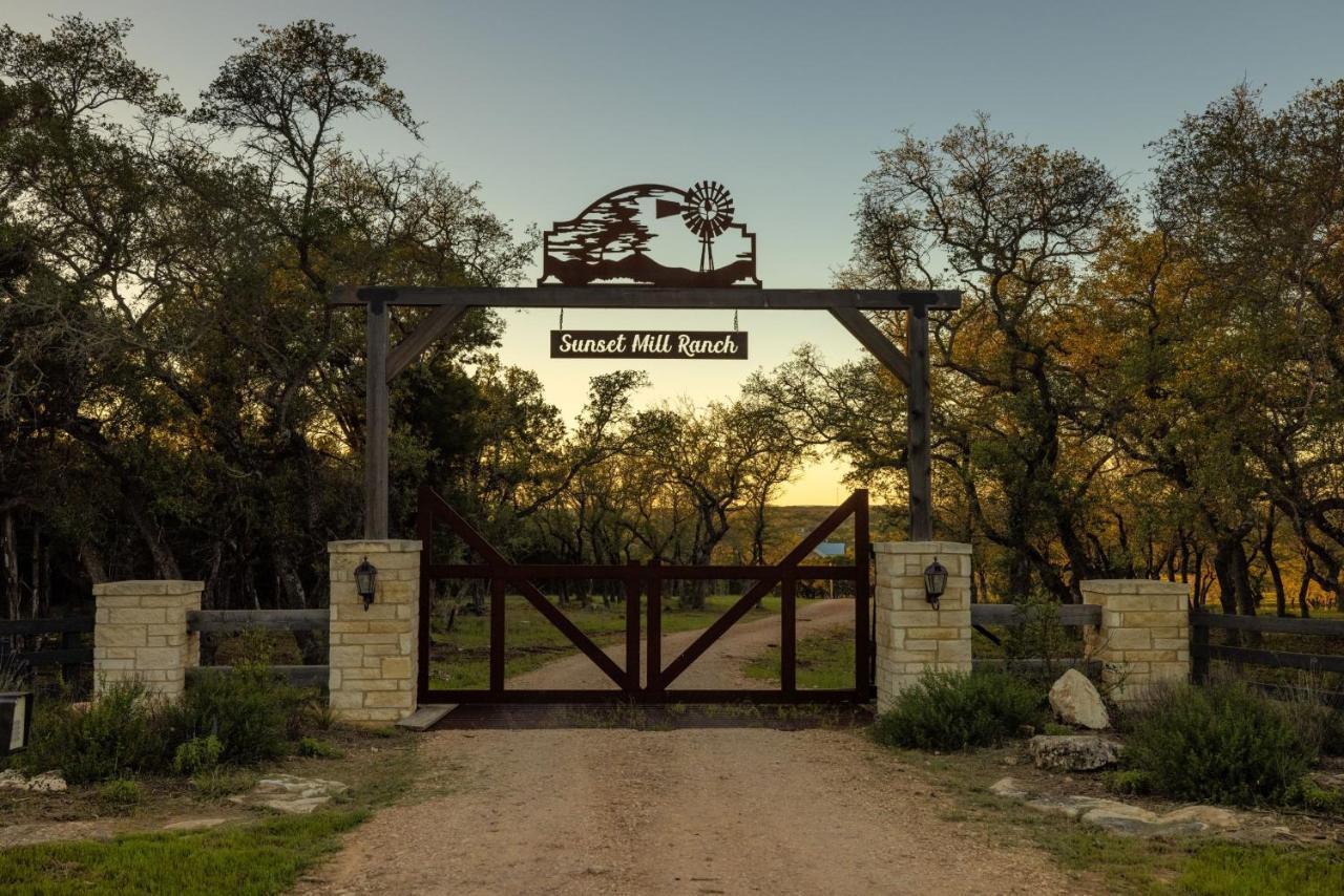 Inn At Sunset Mill Ranch Wimberley Buitenkant foto
